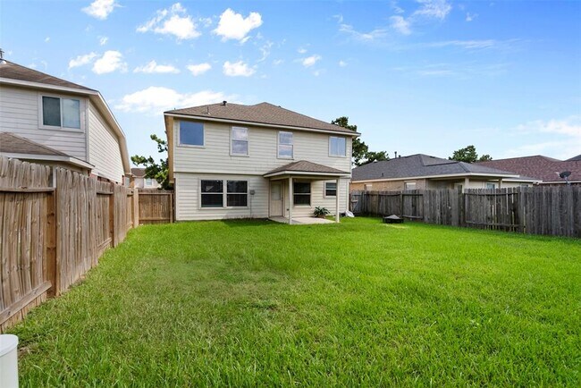 Building Photo - 2423 Pinpoint Dr