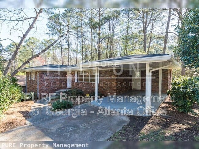Building Photo - 2435 Woodacres Rd NE