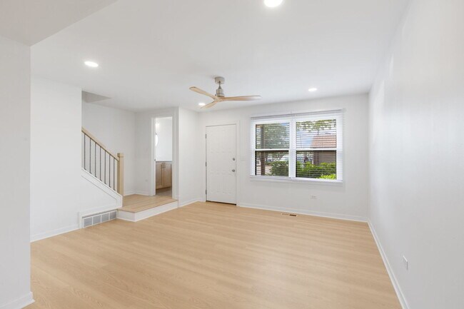 Building Photo - 620 N Hough St