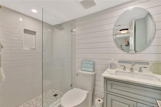 Building Photo - 10000 S Ocean Dr