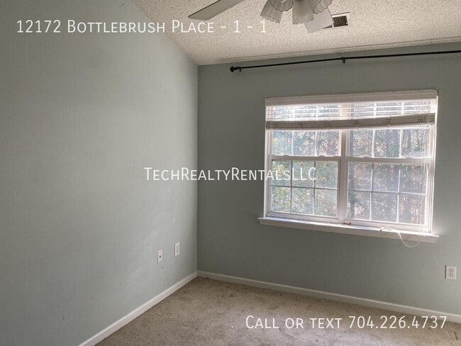 Building Photo - 12172 Bottlebrush Pl