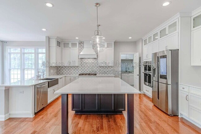 Building Photo - 2041 Jadewood Dr
