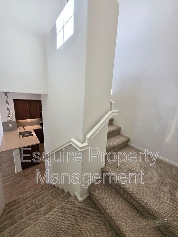 Building Photo - 433 Castiano St