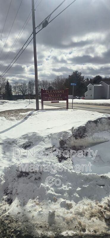 Building Photo - 204 Dogwood Ln