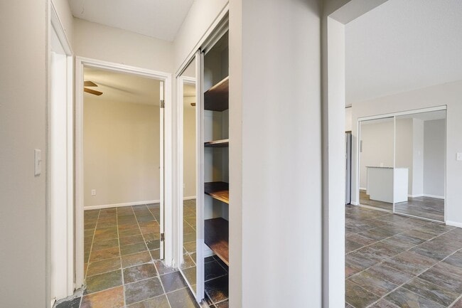 Building Photo - Remodeled Garden 2 bedroom
