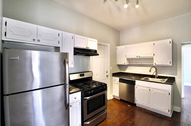 Building Photo - 1709 S Racine Ave