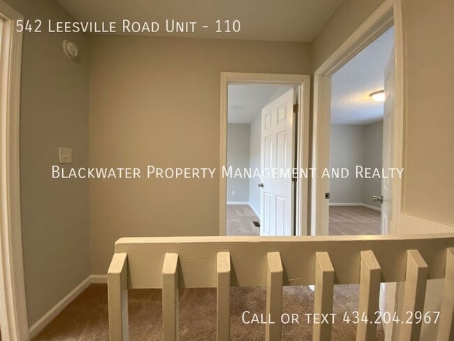 Building Photo - 2 Bedroom Townhome in Heritage Court!
