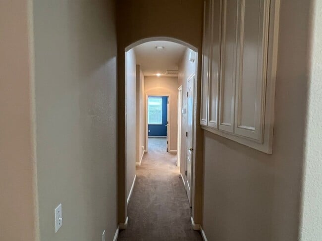 Building Photo - 4 bedrooms with 3 car garage in Rose Lane ...