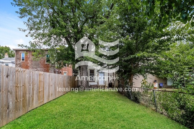 Building Photo - 1525 Greenup St
