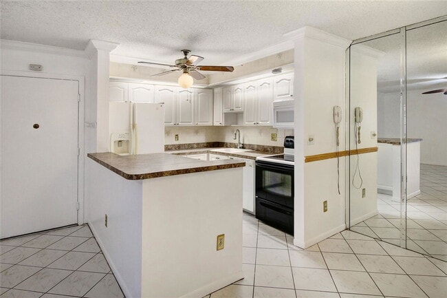 Building Photo - 9926 S Belfort Cir