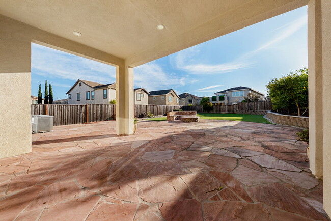 Building Photo - 7585 Mindy Mae Ln