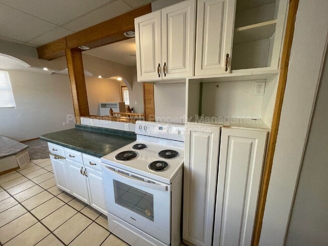 Building Photo - 1705 11th Ave N