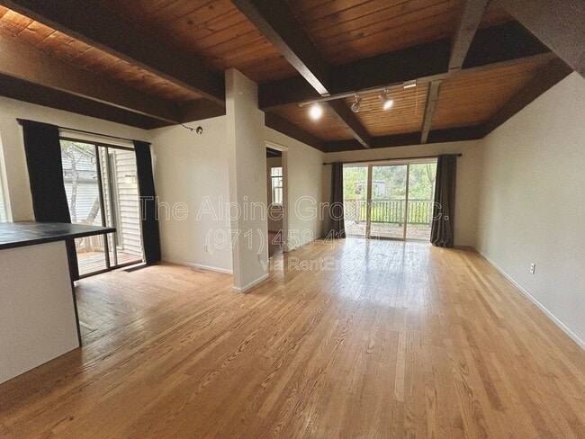 Building Photo - 4905 SW 152nd Ave