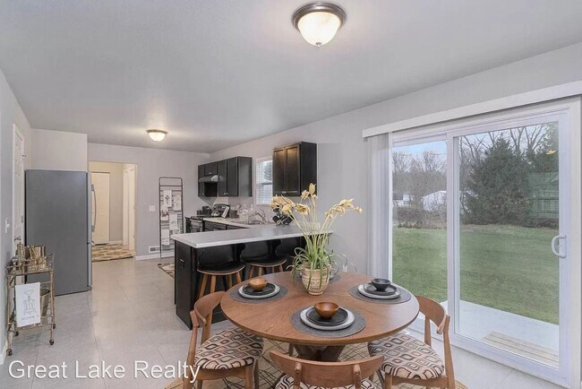 Building Photo - 4 br, 2.5 bath House - 8782 Tiburon Lane