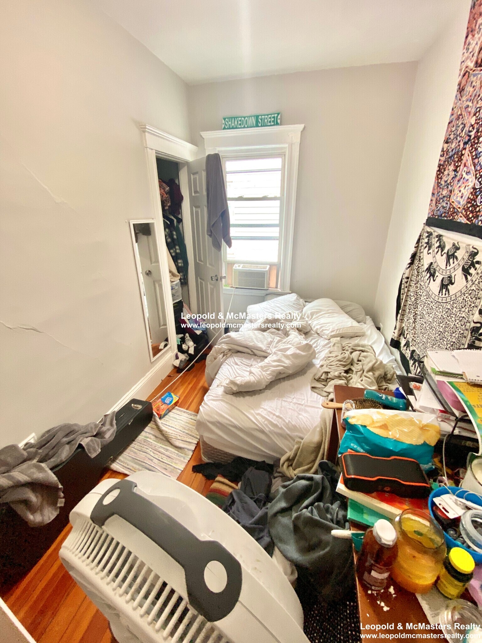 Building Photo - 19 Roseclair St