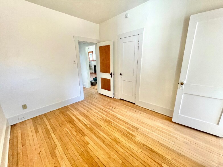 Building Photo - 3853 Julian St