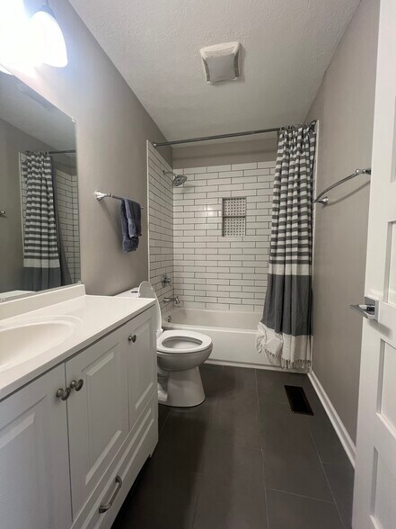 Building Photo - 511 Bernard Ave