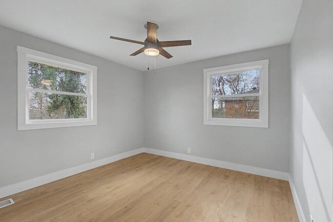 Building Photo - 534 Rosewood Dr