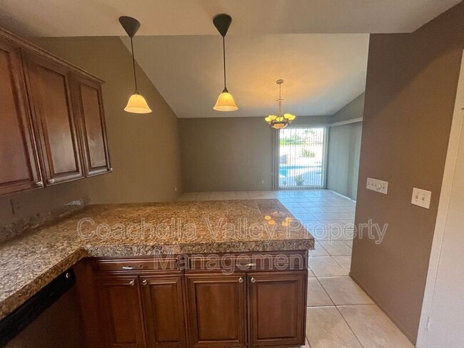 Building Photo - 36532 Vía Abeja