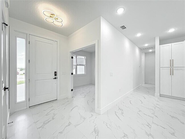 Building Photo - 780 Kangaroo Ct