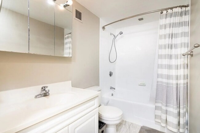 Building Photo - 175 Quincy Shore Dr