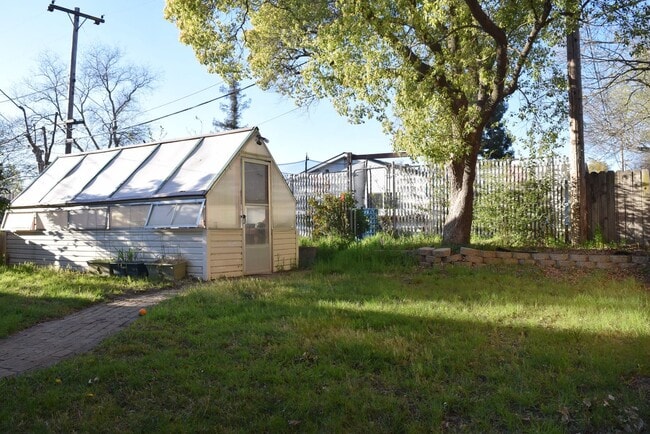 Building Photo - 7043 Zeeland Dr