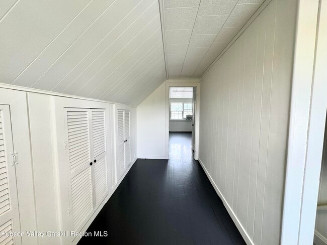 Building Photo - 3 Pruyn Pl