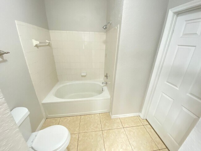 Building Photo - Park Central Gated Community!!2/2 with a G...