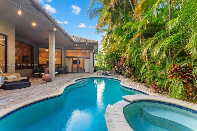 Building Photo - 10775 Blue Palm St