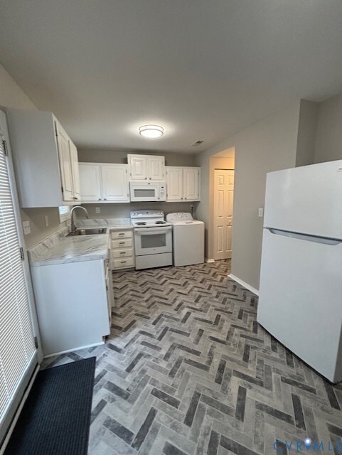 Building Photo - 3618 Luckylee Crescent