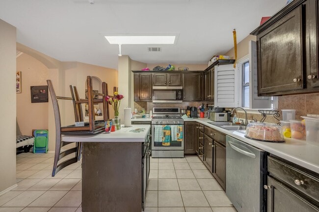 Building Photo - 3 BEDROOM AND 2.5 BATHROOMS PISD SCHOOL DISTRICT