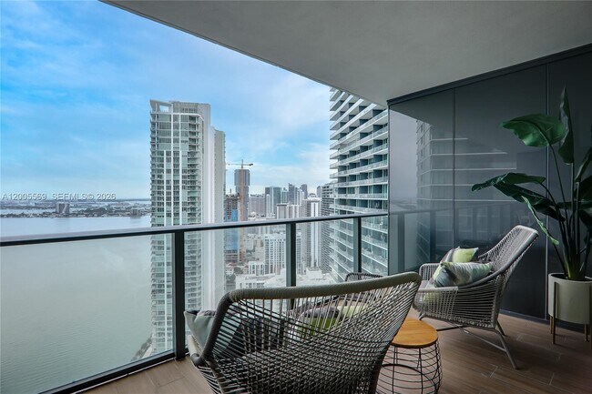 Building Photo - 650 NE 32nd St