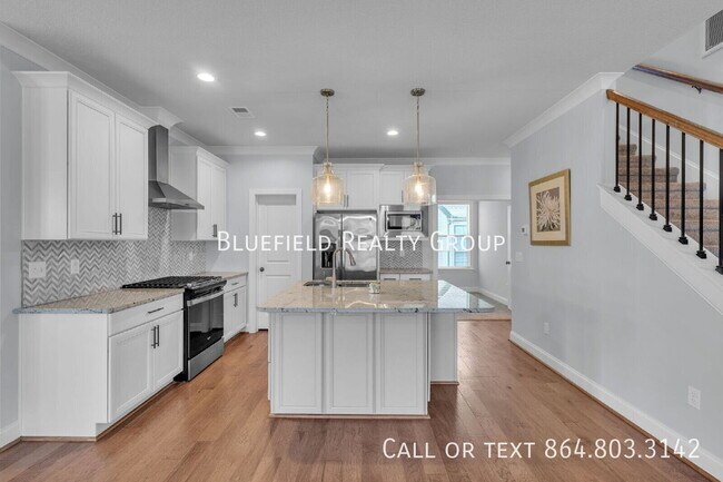 Building Photo - 2 Winding Rock Rd