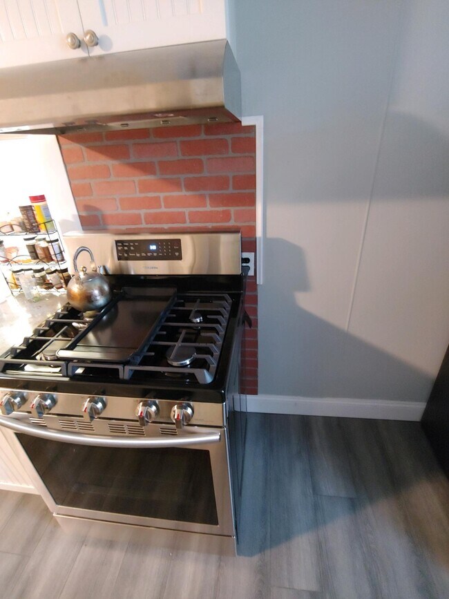 Building Photo - 360 Highland Ave