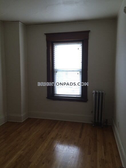 Building Photo - 134 Englewood Ave