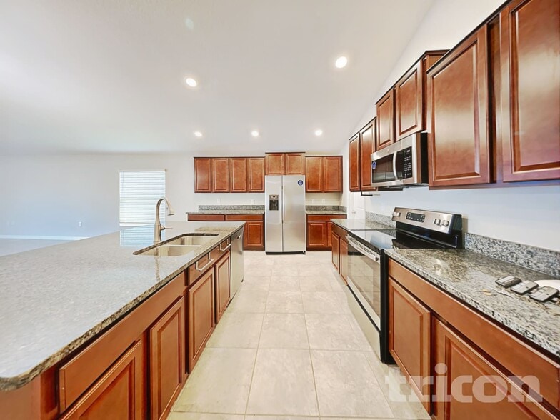 Building Photo - 9701 Sage Creek Dr