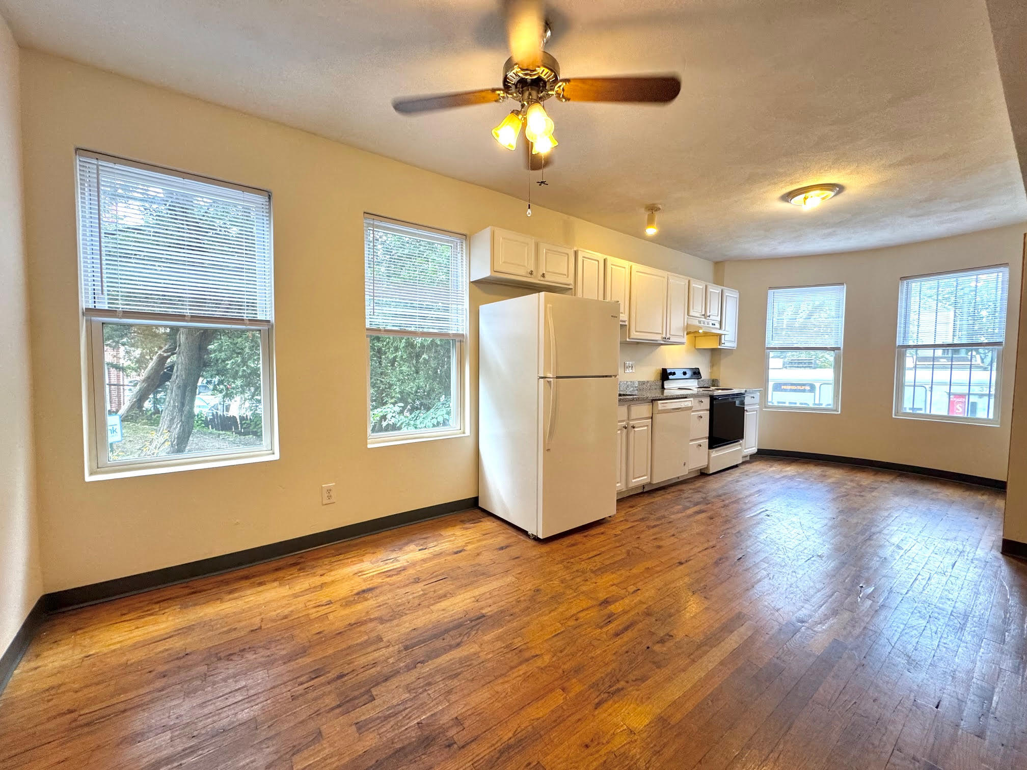 Building Photo - 840 Huntington Ave