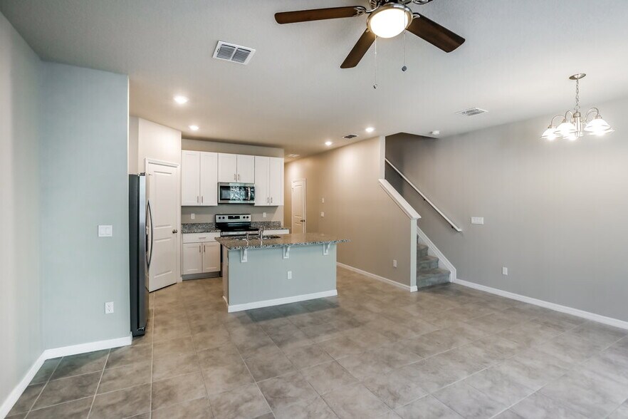 Building Photo - 3565 San Bernardino Way