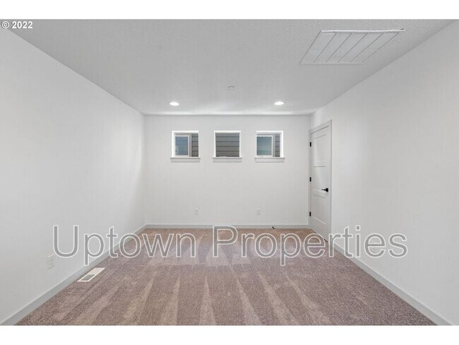 Building Photo - 2507 S Cache Cir