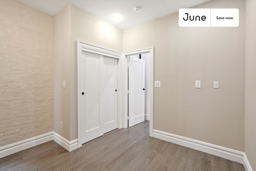 Building Photo - 826 9th Ave