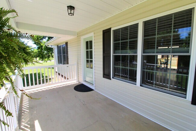 Building Photo - Stunning Home with Breathtaking Blue Ridge Mountain Views!   3 Bedrooms | 2 Baths