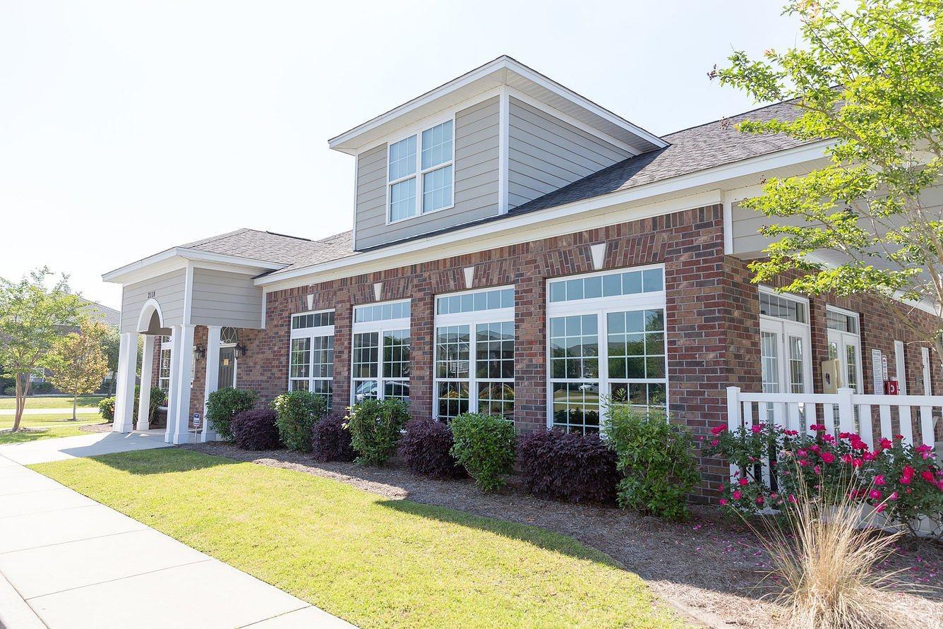 Building Photo - 2118 Silvercrest Dr
