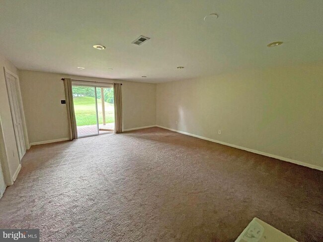 Building Photo - 4006 Forest Valley Rd