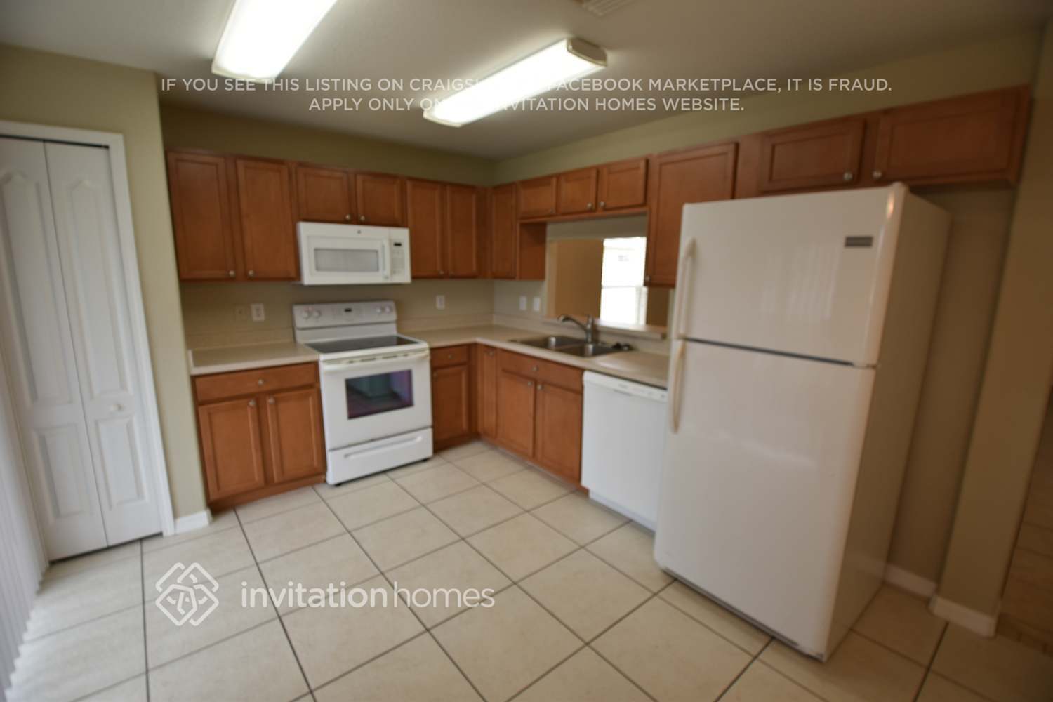 Building Photo - 10613 Shady Preserve Dr