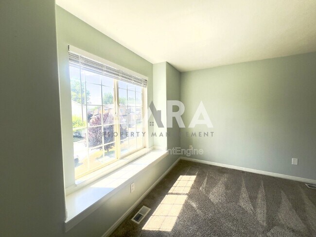 Building Photo - 11837 Sunrise View Dr