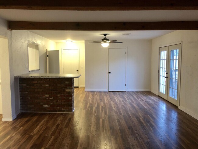 Building Photo - 841 Butler St