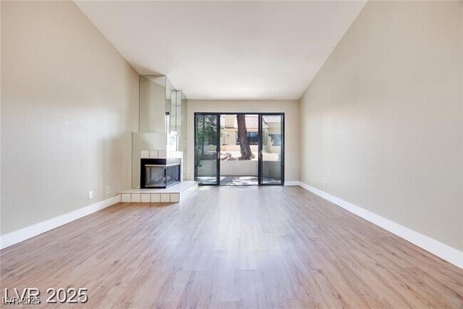 Building Photo - 2723 Seabridge Dr