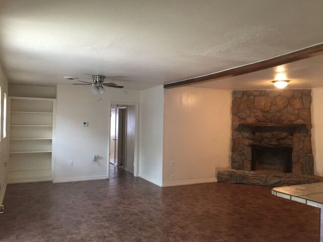 Building Photo - 3141 Meadow Forest Dr