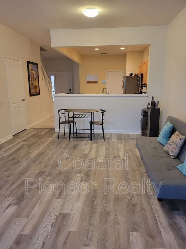 Building Photo - 26636 Castleview Way