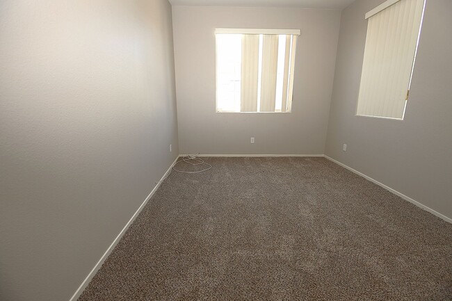 Building Photo - CLASSIC AND MOVE-IN READY 2 STORY HOME IN NORTH LAS VEGAS - 89031